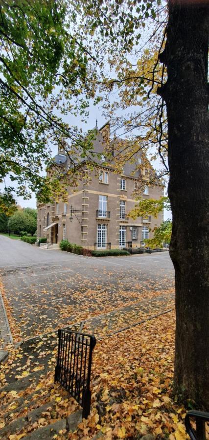 Hotel O Chateau Hayange Esterno foto